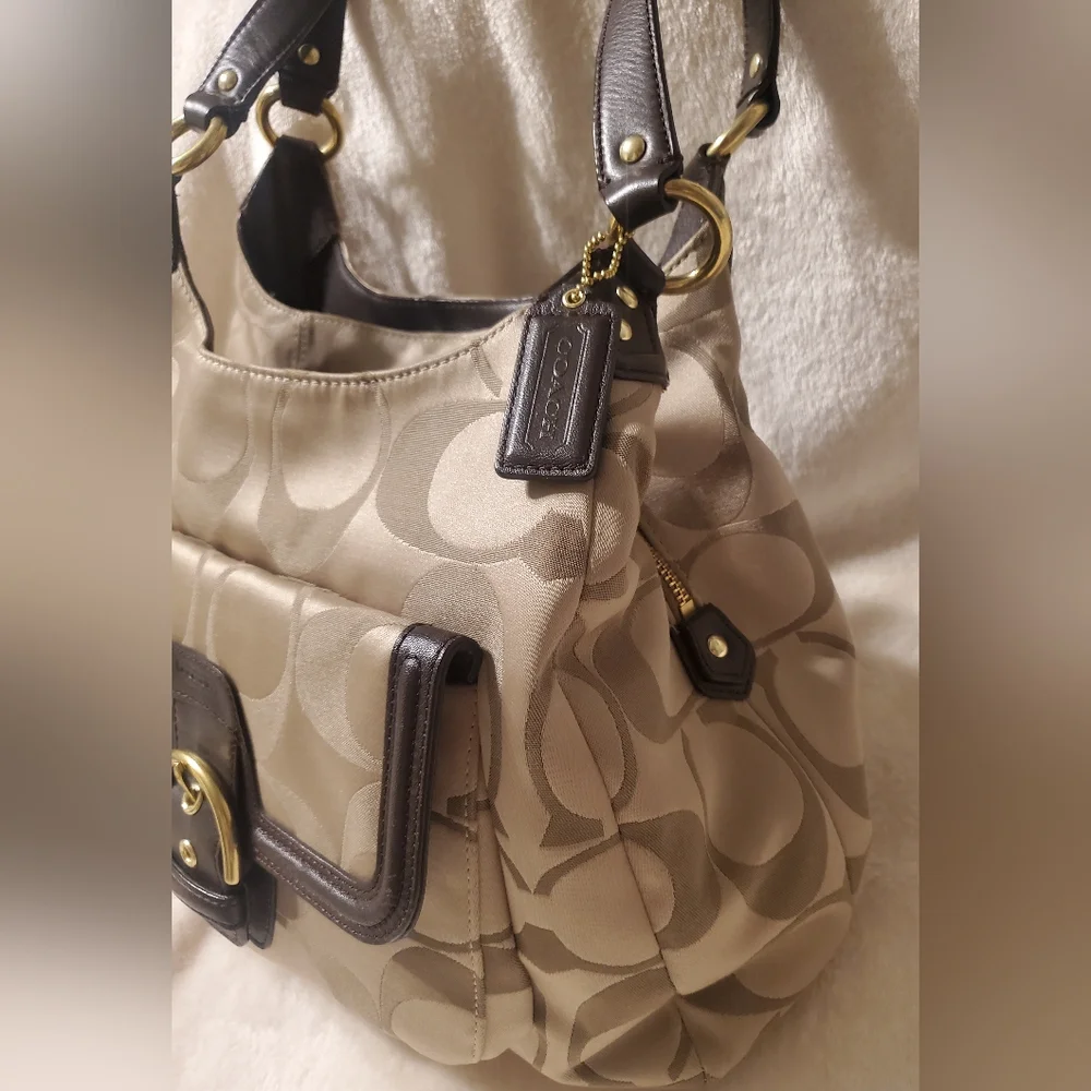 Coach Signature Bag - Picture 3 of 9